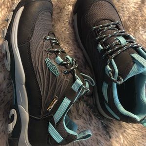 Keen hiking/active shoes